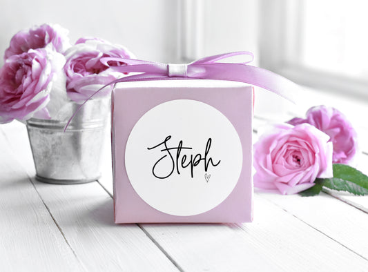 Cute Modern Calligraphy Place Cards - Round Sticker Style